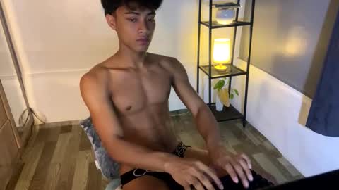 Snapshot of hotsexrider20 chatting on April 15, 6:42 am marky online show from April 15, 6:42 am