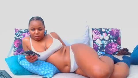 hotsmalltitsx online show from September 22, 11:07 pm