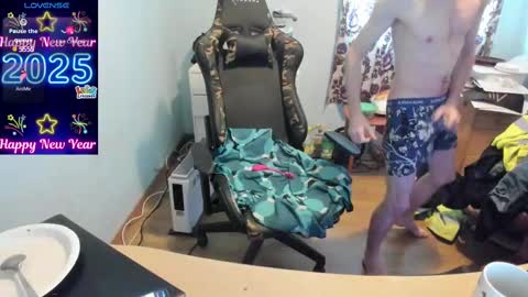 Snapshot of hotsummer1996 chatting on March 9, 4:44 pm hot online show from March 9, 4:44 pm