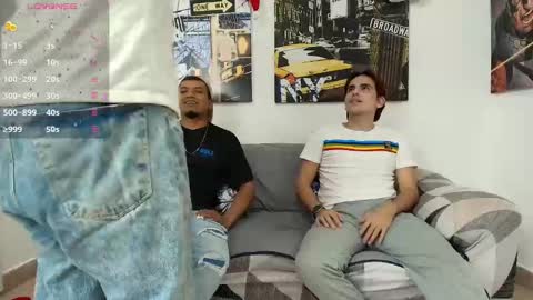 hott_asses online show from December 7, 11:12 pm