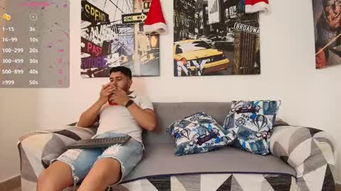 hott_asses online show from December 9, 7:18 pm