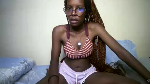 hott_asss online show from May 17, 1:36 am