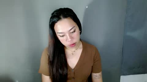 jelaigrande  online show from April 12, 5:34 am