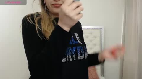 Snapshot of hott_eryka chatting on January 15, 10:49 am Eryka online show from January 15, 10:49 am