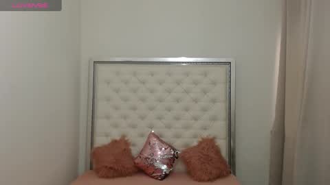 Snapshot of hott_eryka chatting on February 13, 6:52 am Eryka online show from February 13, 6:52 am