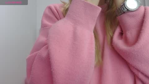 Snapshot of hott_eryka chatting on February 16, 5:59 am Eryka online show from February 16, 5:59 am