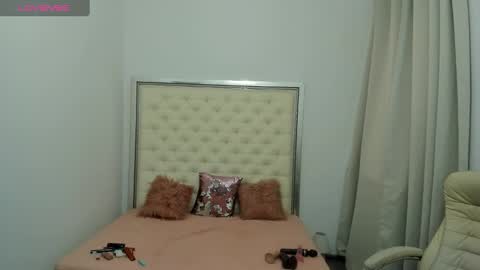 Snapshot of hott_eryka chatting on September 20, 10:27 am Eryka online show from September 20, 10:27 am