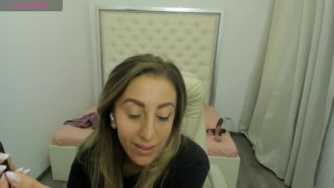 Snapshot of hott_eryka chatting on October 13, 7:30 am Eryka online show from October 13, 7:30 am