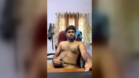 hottamilguy01 online show from July 2, 6:52 am
