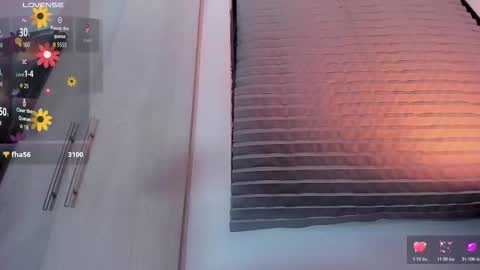 hottbee3645 online show from February 18, 10:17 pm