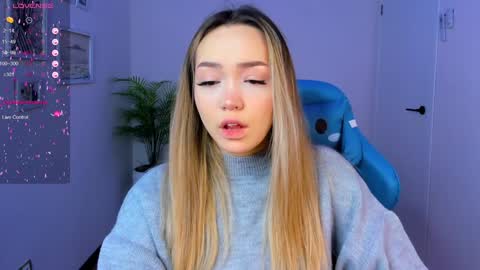 Snapshot of hottease_pvt chatting on January 5, 1:56 am hello Im Eva online show from January 5, 1:56 am