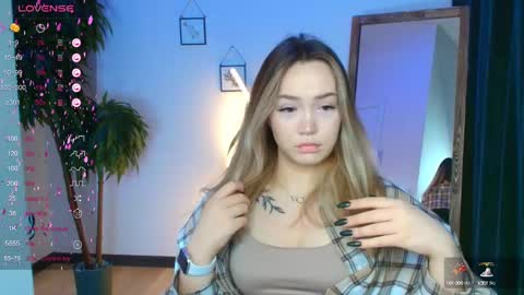 Snapshot of hottease_pvt chatting on January 9, 1:50 am hello Im Eva online show from January 9, 1:50 am