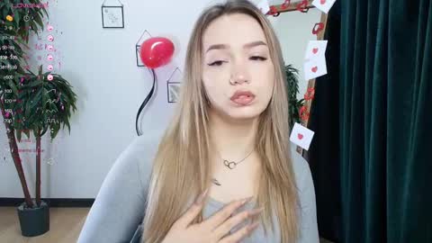 Snapshot of hottease_pvt chatting on February 11, 2:03 am hello Im Eva online show from February 11, 2:03 am