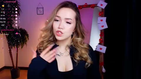 Snapshot of hottease_pvt chatting on February 12, 8:06 am hello Im Eva online show from February 12, 8:06 am