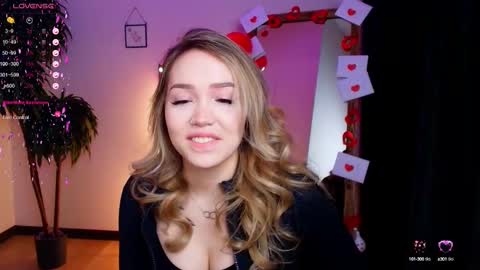 Snapshot of hottease_pvt chatting on February 12, 11:07 am hello Im Eva online show from February 12, 11:07 am