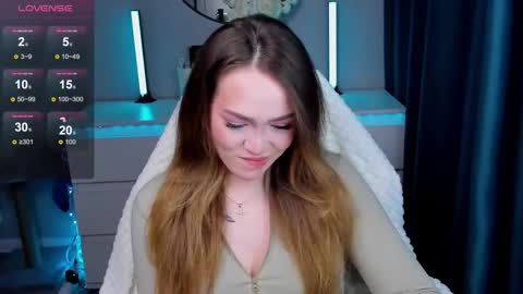 hello Im Eva online show from December 5, 2:03 pm