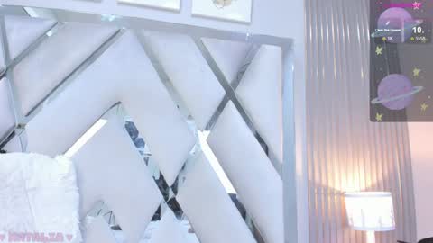 Snapshot of hottest_mature chatting on May 15, 11:23 pm Natalia online show from May 15, 11:23 pm