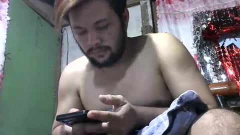 HottestPinoy32 online show from December 5, 12:44 pm