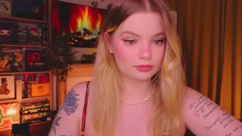 Snapshot of hottie_jane chatting on September 28, 7:19 pm Jane online show from September 28, 7:19 pm