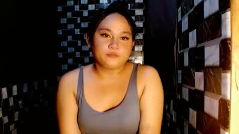 hottie_uzeah21 online show from May 31, 6:31 am