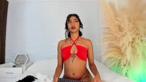 Snapshot of hottie_veronica chatting on July 13, 8:33 pm Veronica independent model online show from July 13, 8:33 pm