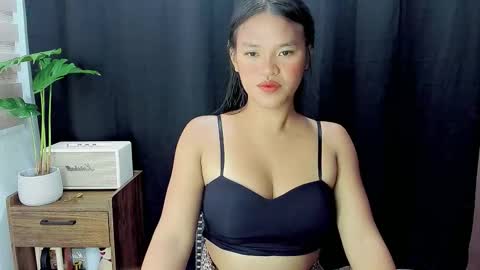 Maxine online show from November 23, 6:35 am