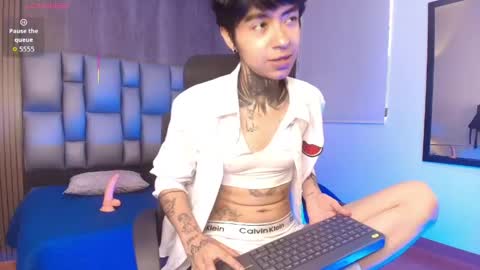Snapshot of hottiesjuls chatting on May 1, 6:56 pm Juls online show from May 1, 6:56 pm