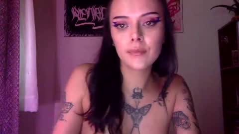 Snapshot of hottietat4u chatting on February 7, 6:56 pm Tat online show from February 7, 6:56 pm