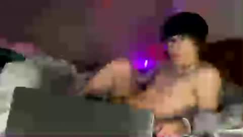 hottiewithabody101 online show from June 16, 12:02 am