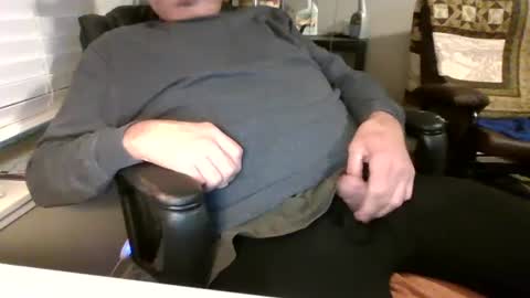 Snapshot of hottop_1981 chatting on January 16, 2:51 am Hottop 1981 online show from January 16, 2:51 am