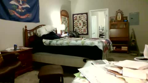 Snapshot of hottop_1981 chatting on October 23, 2:33 am Hottop 1981 online show from October 23, 2:33 am