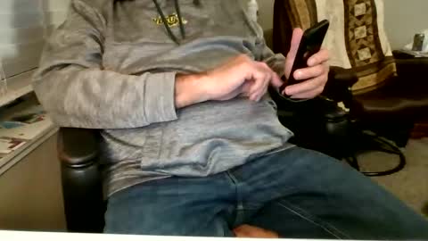 Snapshot of hottop_1981 chatting on November 2, 2:14 am Hottop 1981 online show from November 2, 2:14 am