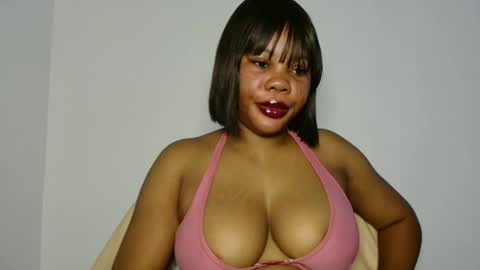 hotty_lora889 online show from April 15, 7:37 am