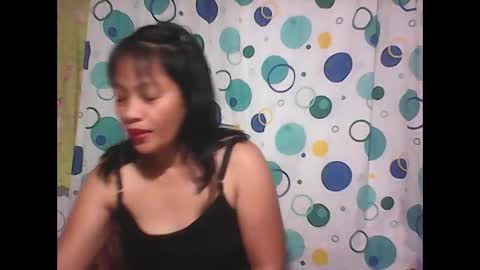 Snapshot of hottyelle1 chatting on February 3, 4:21 am hottyelle1 online show from February 3, 4:21 am