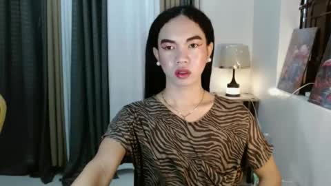 Snapshot of hottyshedah_0209 chatting on February 22, 6:24 am THALIE online show from February 22, 6:24 am