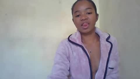 hotvanessa98 online show from May 17, 12:56 pm