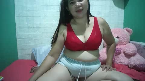 hotwetmommaxxx online show from December 4, 7:39 am
