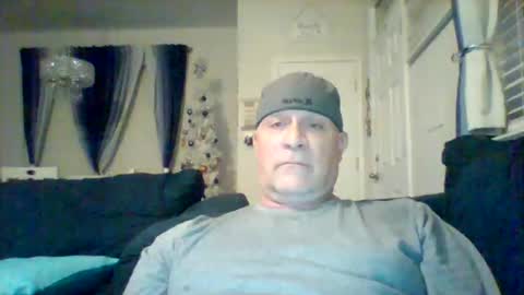 hotyummycock69 online show from December 20, 3:46 am