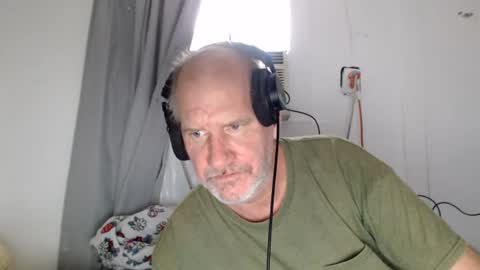 Snapshot of houseflipper chatting on July 30, 6:29 pm houseflipper online show from July 30, 6:29 pm