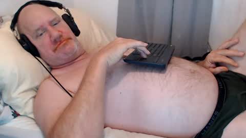 Snapshot of houseflipper chatting on August 6, 11:45 am houseflipper online show from August 6, 11:45 am