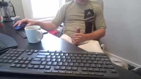 hoverday online show from December 3, 7:45 pm