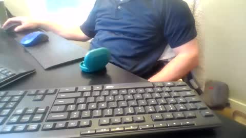 Snapshot of hoverday chatting on June 15, 1:02 pm hoverday online show from June 15, 1:02 pm