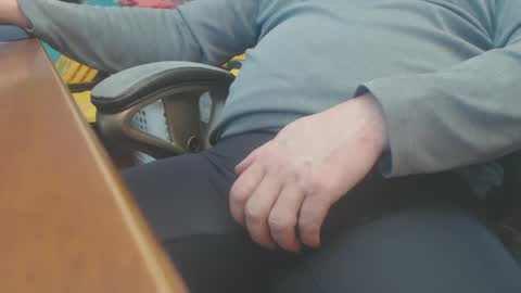 Snapshot of howardtheduc chatting on February 16, 3:38 pm Howard817 online show from February 16, 3:38 pm