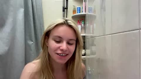 Snapshot of howimeturmum chatting on July 28, 3:21 pm ash. see u on sunday online show from July 28, 3:21 pm