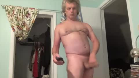 Snapshot of howlingatnothing chatting on September 12, 3:17 am howlingatnothing online show from September 12, 3:17 am