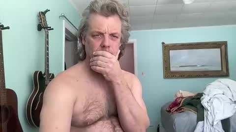 Snapshot of howlingatnothing chatting on February 17, 5:08 pm howlingatnothing online show from February 17, 5:08 pm