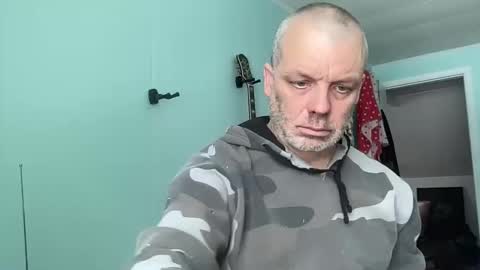 Snapshot of howlingatnothing chatting on March 1, 4:09 pm howlingatnothing online show from March 1, 4:09 pm