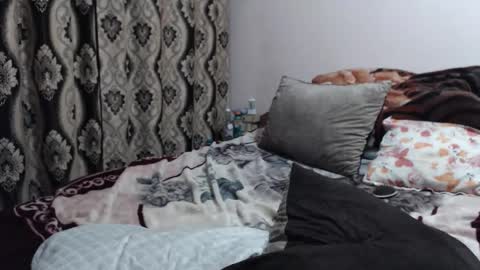 hugeassdevil online show from April 18, 7:58 pm