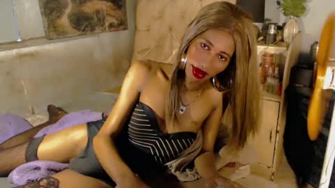 hugecock_caramel online show from July 12, 8:38 am