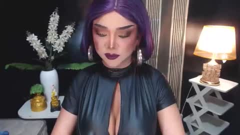Christine online show from May 12, 5:04 am